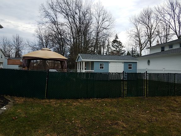 3rd image of 589 Euclid Ave