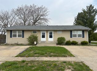 609 N Dianne Ln APT B, Mahomet, IL