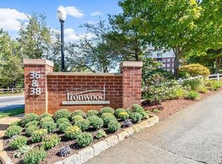 38 Village Rd APT 515, Middleton, MA 01949