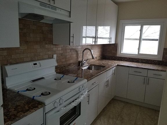 4th image of 93 Church St