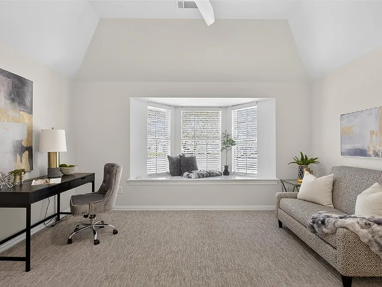 5704 Pine Valley Dr — Photo 32