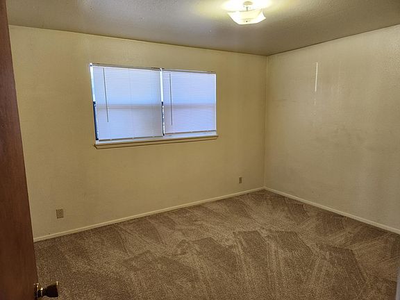 5th image of 603A Carswell St