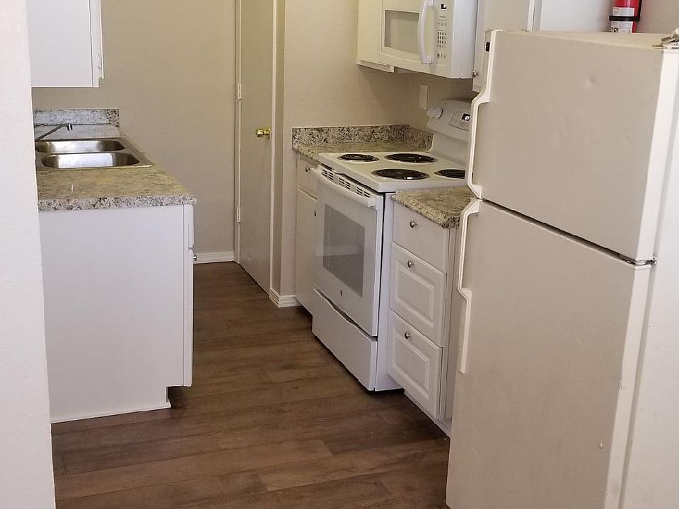 1st image of 501 Texas St NE APT 106