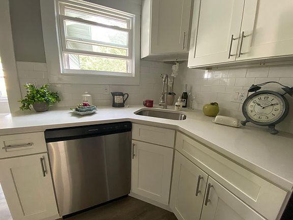 5th image of 1265 Marlowe Ave #Up