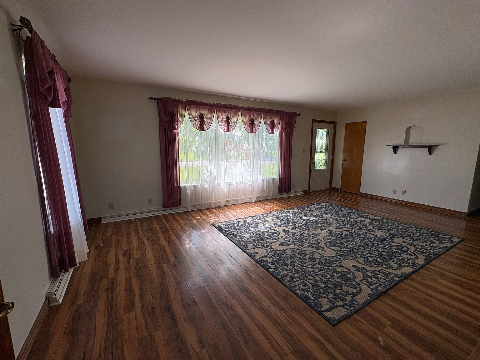 3 bed, 1622 sqft, $1,800 — Photo 1