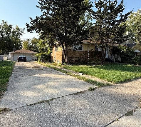 4th image of 1037 E 142nd St