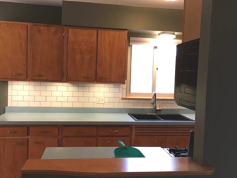 3160 Fernwood Ave — Photo 6