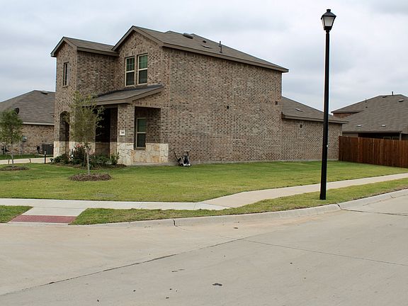 2nd image of 313 Tadpole Ln