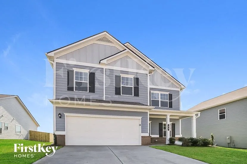 5 bed, 3.0 bath, 2565 sqft, $2,330 — Photo 2