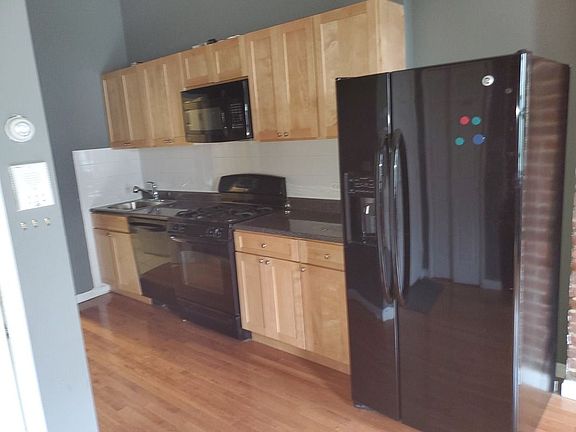 5th image of 312 Pleasant Ave APT 3