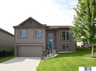 9115 Hanover St, Omaha, NE 68122