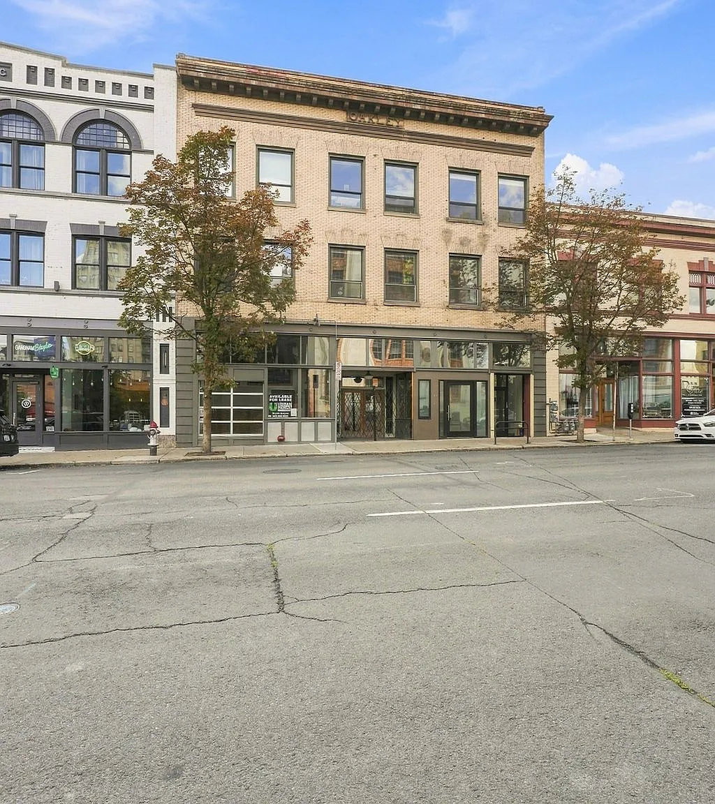 3 bed, 1780 sqft, $1,999 — Photo 1