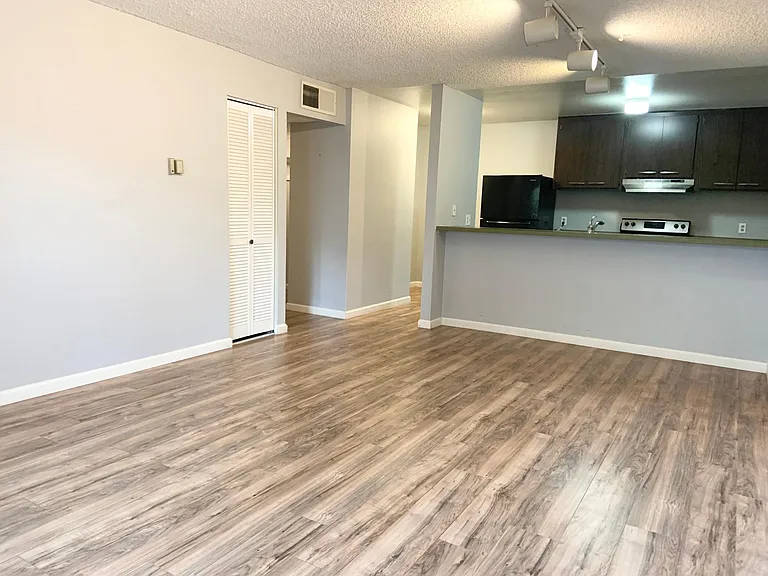 2700 Plumas St #106 — Photo 6