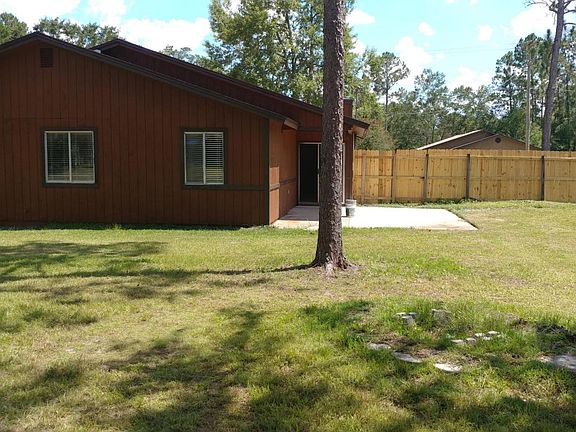 4th image of 2704 Greenwood Ln