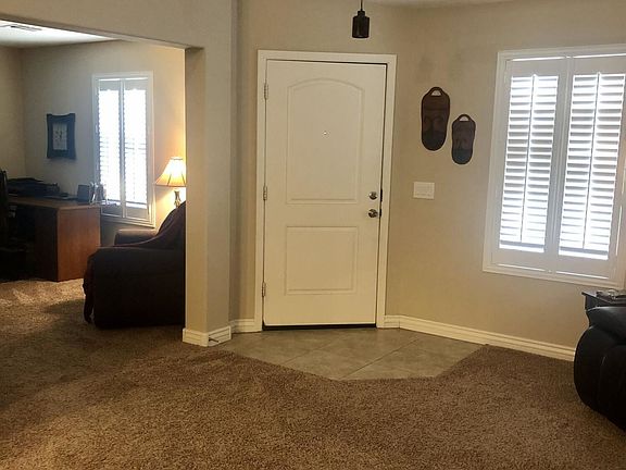 4th image of 40425 W Sanders Way