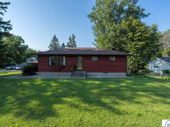 210 Walnut Ave, Madison Lake, MN 56063