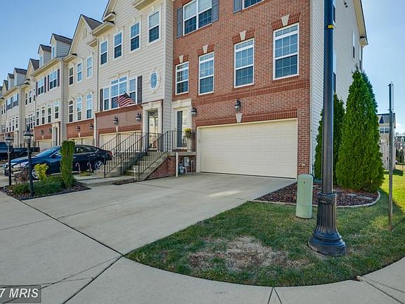 2nd image of 833 Oriole Ave