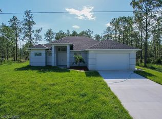 910 Scott Ave, Lehigh Acres, FL 33972