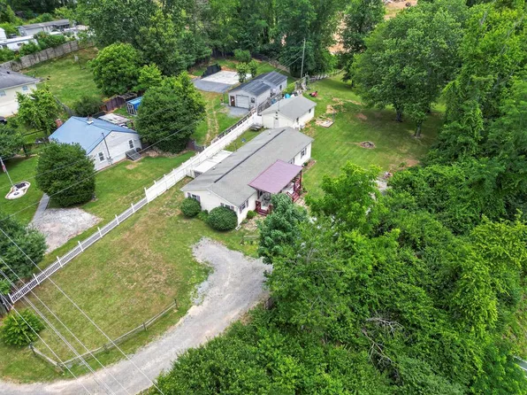 20319 Wood Howell Rd, Bristol, VA 24202