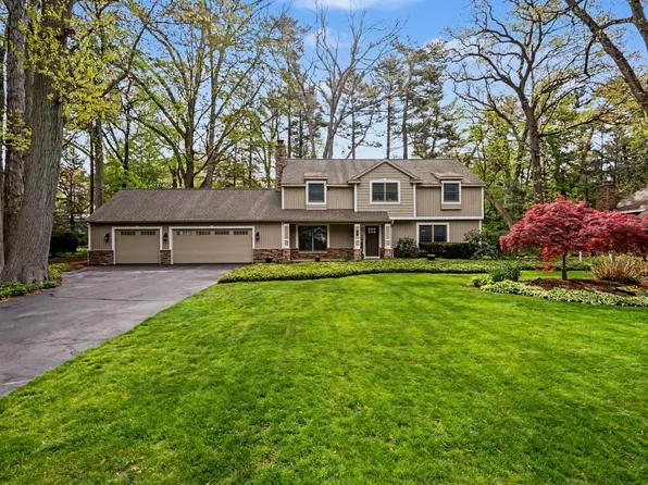 365 Stone Harbor Rd, Holland, MI 49424