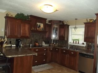 420 Crescent Dr, Bridge City, TX 77611