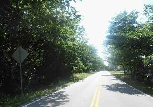 Exterior Neighborhood (street photo)