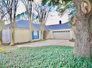 6103 Bankside Dr, Houston, TX 77096