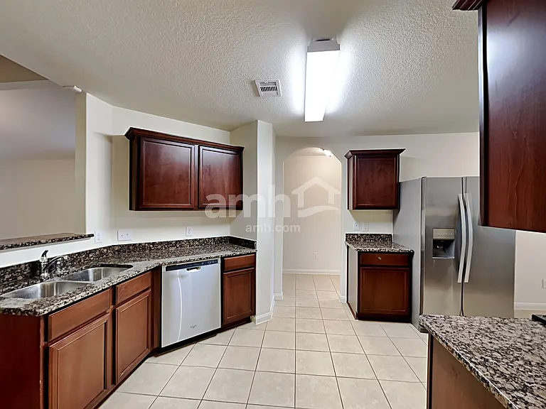 22431 Bauer Canyon Dr — Photo 4