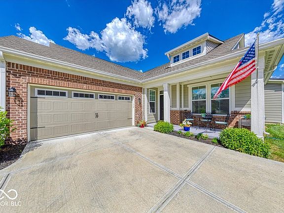 2nd image of 4846 E Amesbury Pl