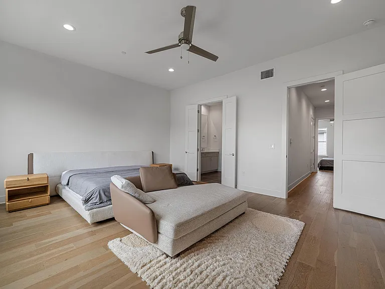 3810 Berkman Dr — Photo 19