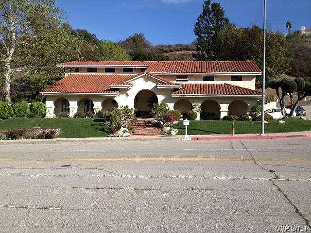 1st image of 3800 Vanalden Ave