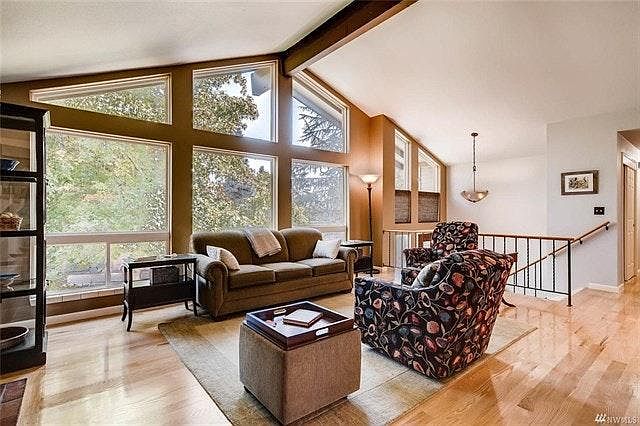 1st image of 9058 NE 131st Pl