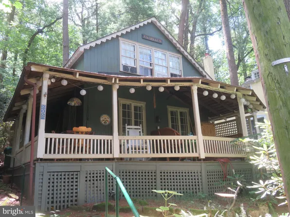 202 Harvard Ave, Mount Gretna, PA 17064