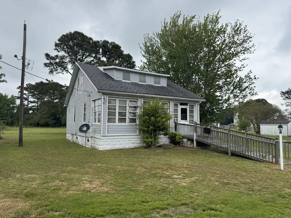 1435 Ellis St, Greenbackville, VA 23356