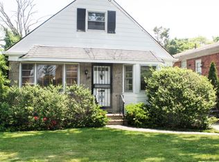 229 148th St, Whitestone, NY 11357