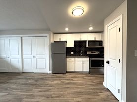 625 Main St