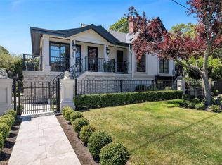 867 Victoria Ave, Oak Bay, BC V8S 4N4