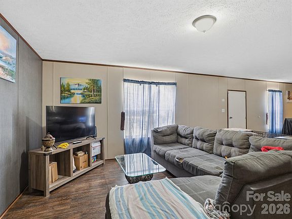 3rd image of 208 Daves Rd