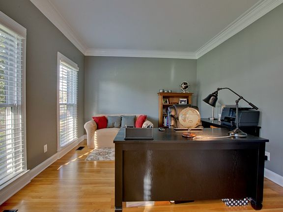 3rd image of 2923 Honors Row SE