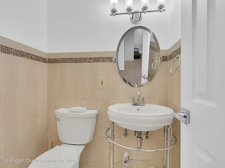 45 Roslyn Ct — Photo 14