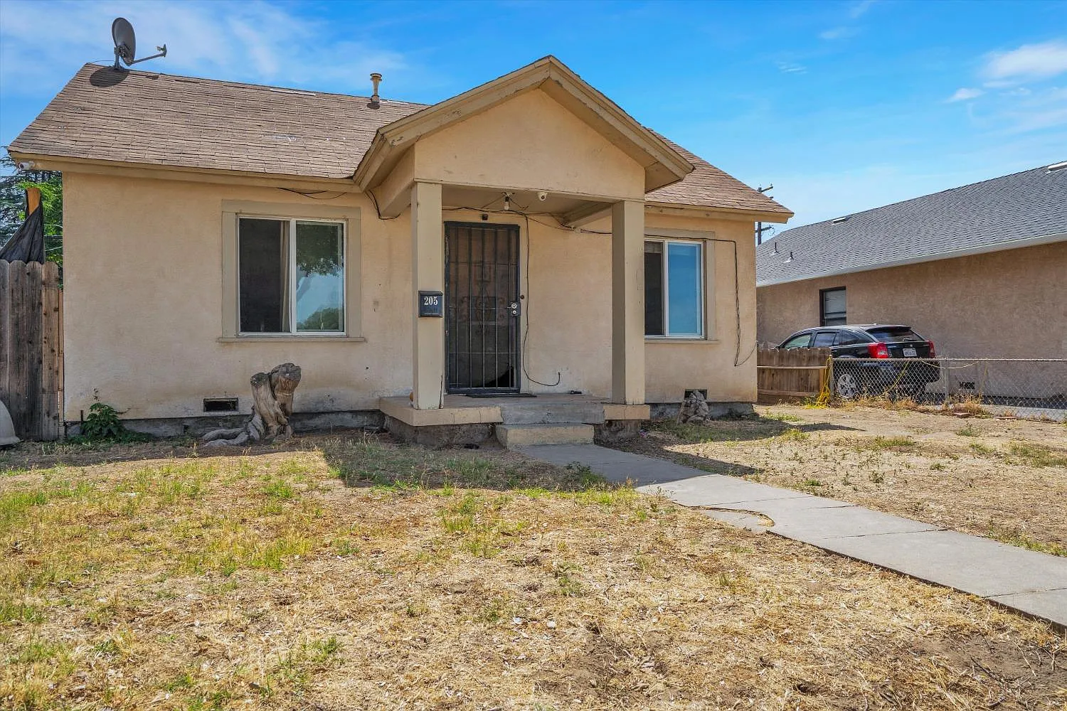 205 Rosedale Ave photo 1
