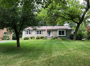 1006 Valley Ave, McHenry, IL 60051