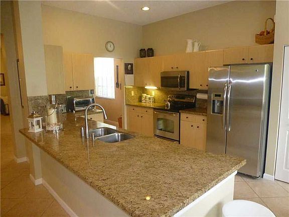 2nd image of 1098 Chenille Cir