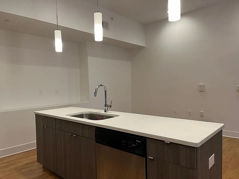 1206 Broadway — Photo 9