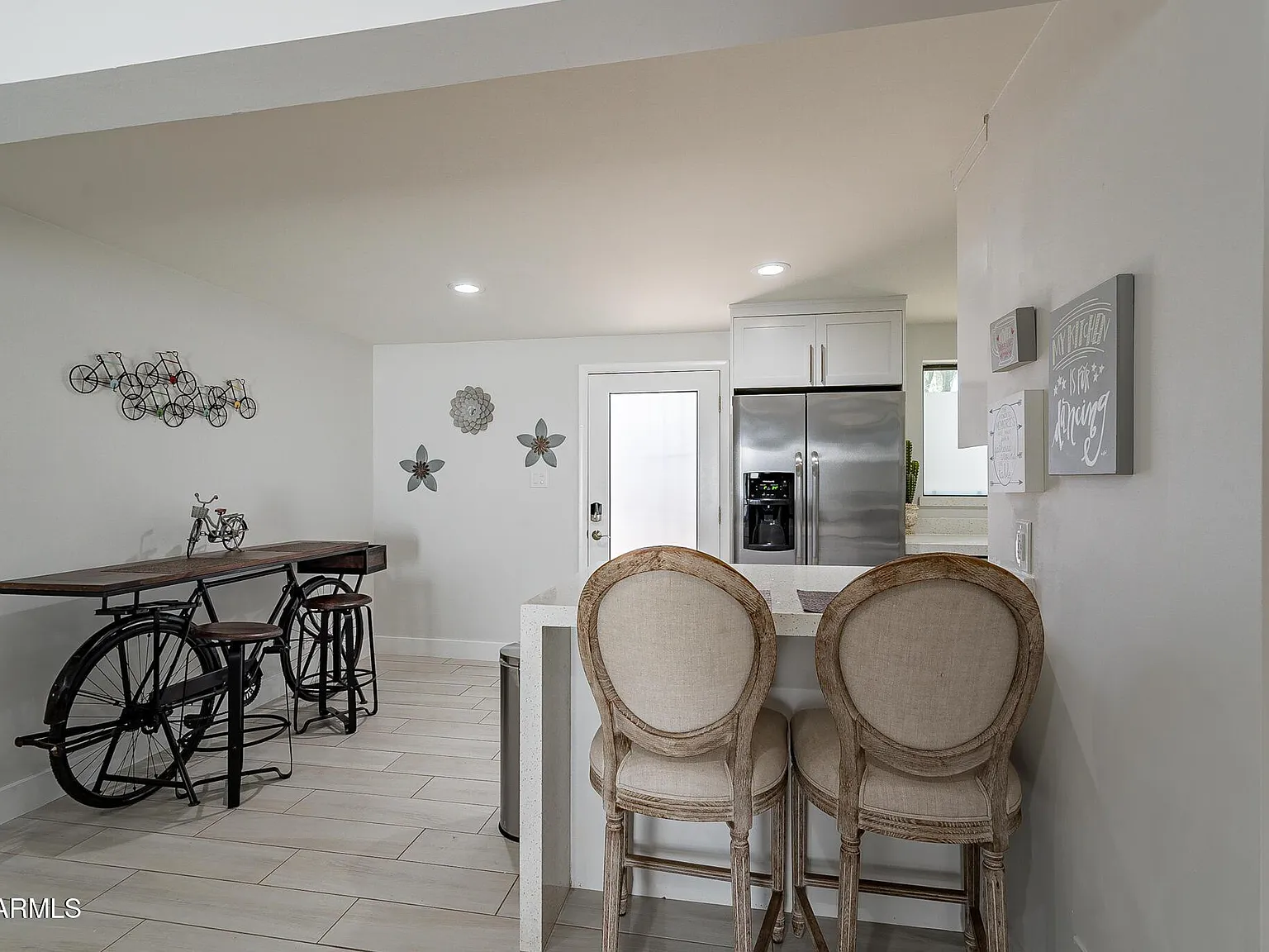 1 bed, 1.0 bath, 902 sqft, $1,540 — Photo 3