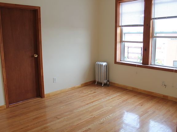 3rd image of 45 Newkirk St APT 202