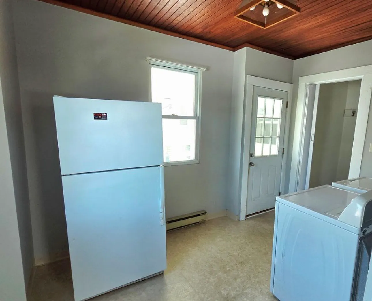 3 bed, $1,650 — Photo 4