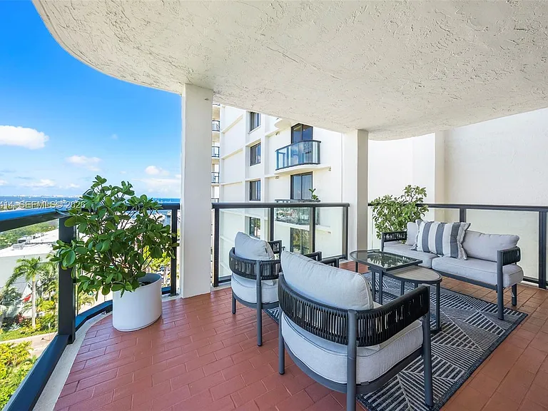 2575 S Bayshore Dr #11B — Photo 26