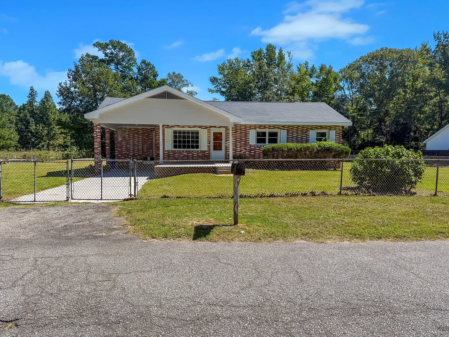 3 bed, 1725 sqft, $1,850 — Photo 1