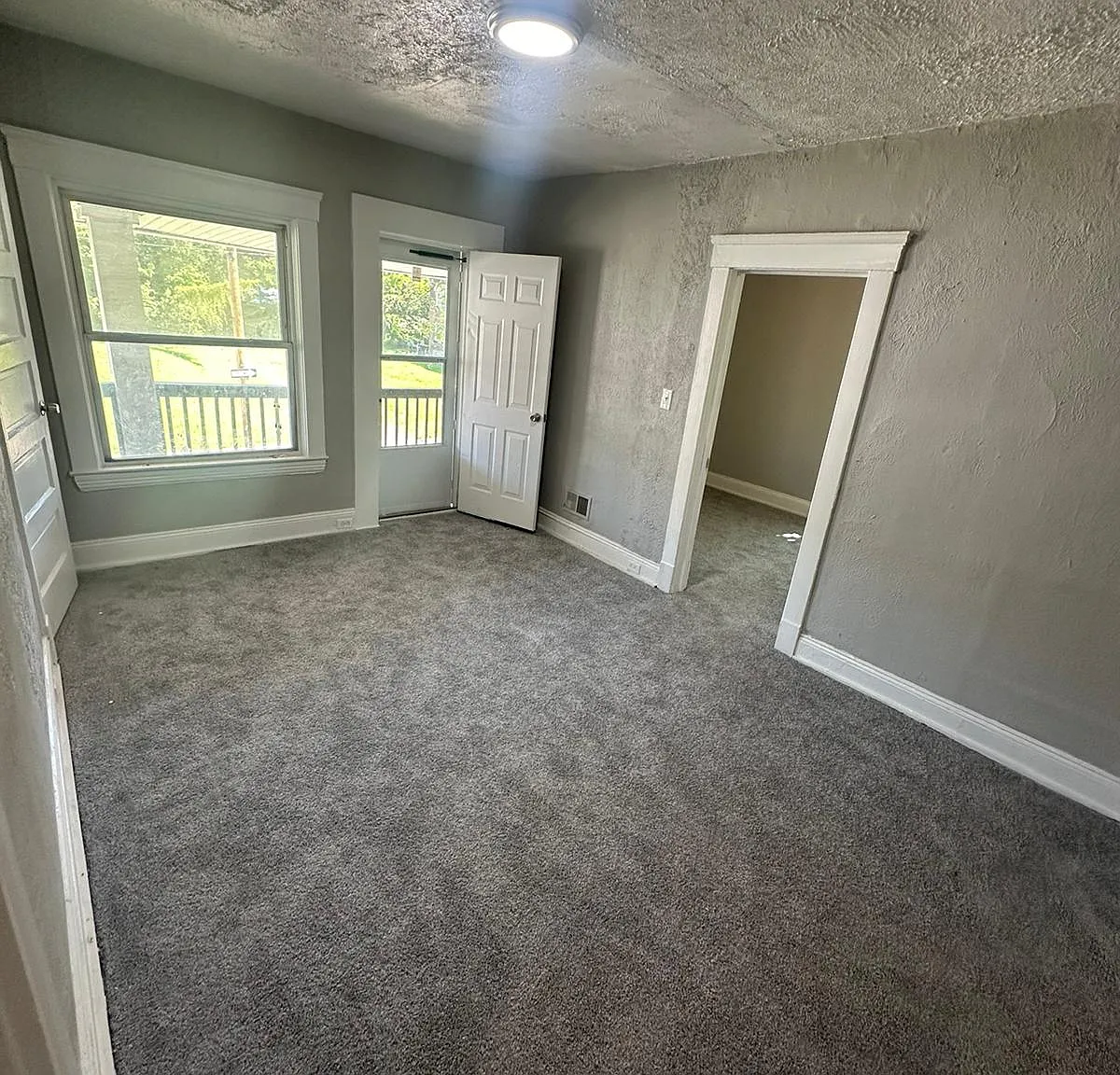 2 bed, 800 sqft, $900 — Photo 2